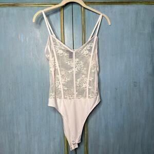 Forever 21 Size Large Ivory Lace Bodysuit Adjustable Spaghetti Straps Snaps